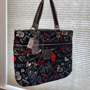 Purse I am poppy excellent condition black,red,silver